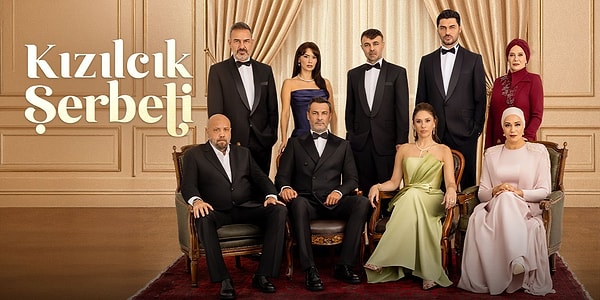 Kızılcık Şerbeti'ni ilk bölümden bu yana yazan Melis Civelek ve Zeynep Gür'ün vedasının ardından diziyi artık dört kişilik yeni bir ekip yazıyor.