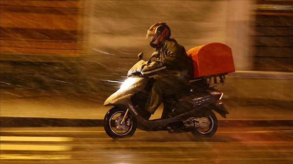 Meteoroloji İstanbul dahil 15 ile sarı kod verdi, Kocaeli'de motosiklet ve kuryelere yasak getirildi.