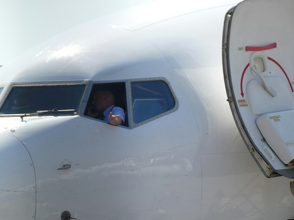 Pilotlar için hazırlanan teklif 5 yıllık uçuş deneyimi arıyor ve 30 Eylül'de Meclis'e girdi.