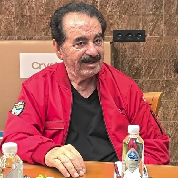 Bu kez iki yıl arayla çekildiği belirtilen fotoğraflarındaki değişim dikkat çekti.