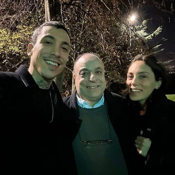 Kendine has müzik tarzı, güçlü sahne performansları ve samimi tavırlarıyla sevilen Can Bonomo, babası Yaşar Bonomo'nun vefatıyla sarsıldı.