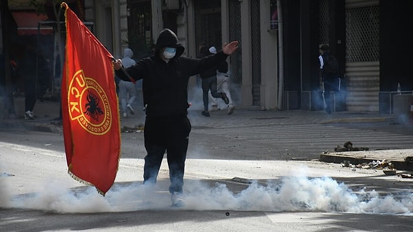 Arnavutluk'ta öğrenciler beşinci gününde Başbakan Rama'nın istifasını istedi.