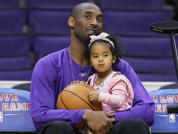 Hatırlarsanız NBA tarihinin en büyük yıldızlarından Kobe Bryant, 26 Ocak 2020'de geçirdiği helikopter kazasında hayatını kaybetmiş, henüz 13 yaşındaki kızı Gianna da aynı kazada yaşamını yitirmişti.