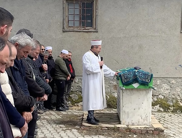 İmam Mustafa Yıldırım, Dursun'un tabutunun başında 13 yıllık dostluğu anlattı
