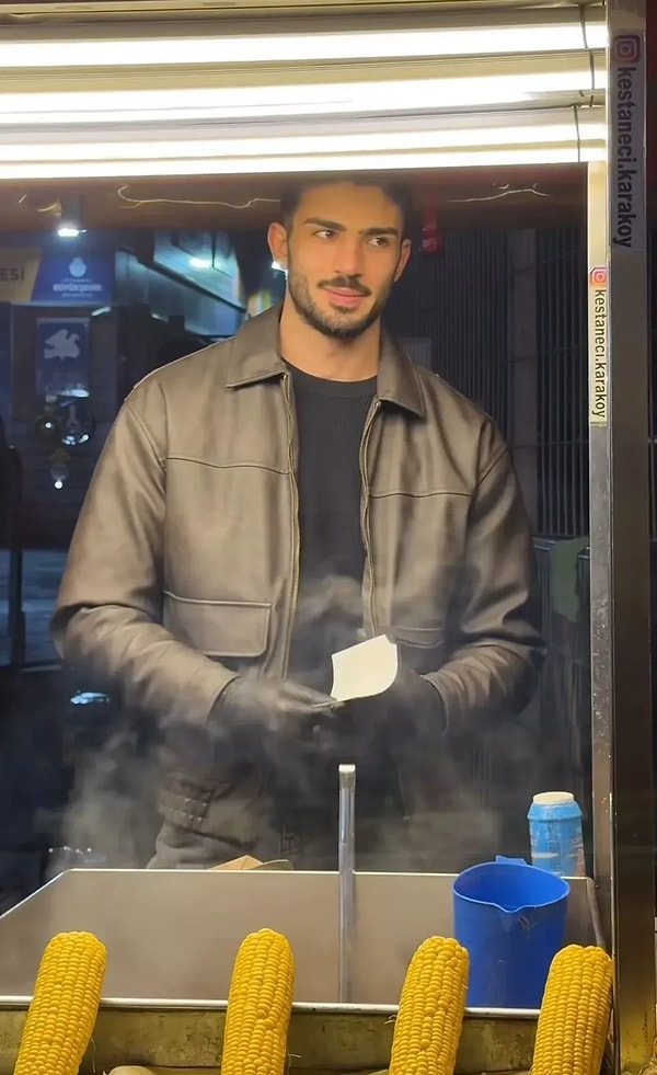 Ünü sınırları aşan “Yakışıklı Mısırcı”nın yolu bu kez Çin'e düştü.