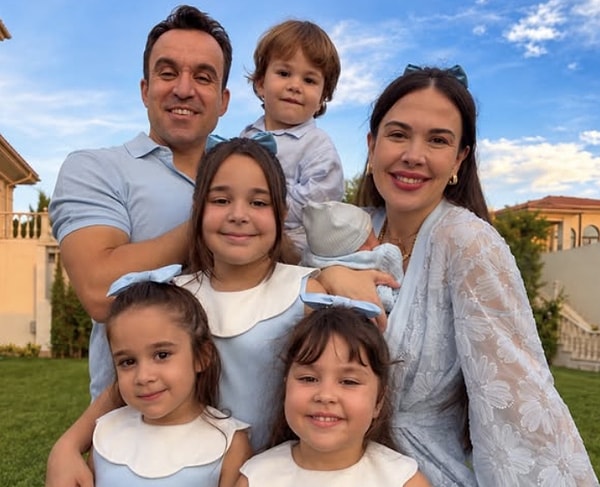 Özlem Öz ve Tayyar Öz, aile paylaşımlarıyla sosyal medyanın tanınan çiftlerinden.