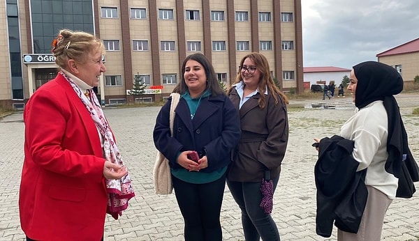 Akranlarına seslendi: "Hayata renk katmak bizim elimizde"