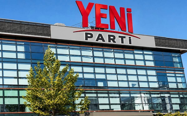 Köymen Maltepe'nin ilk kadın başkanıydı.