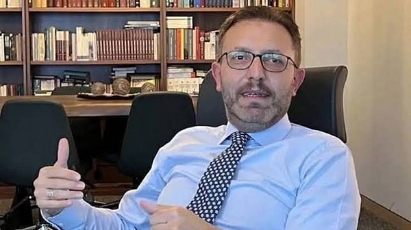 İstanbul Cumhuriyet Başsavcılığı'nın sermaye piyasalarında işlem gören dört şirketin hisseleri üzerinden gerçekleştirilen usulsüzlüklere yönelik yürüttüğü soruşturmada hareketli saatler yaşanıyor.