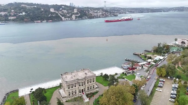 Derelerden Taşan Çamur Denize Karıştı