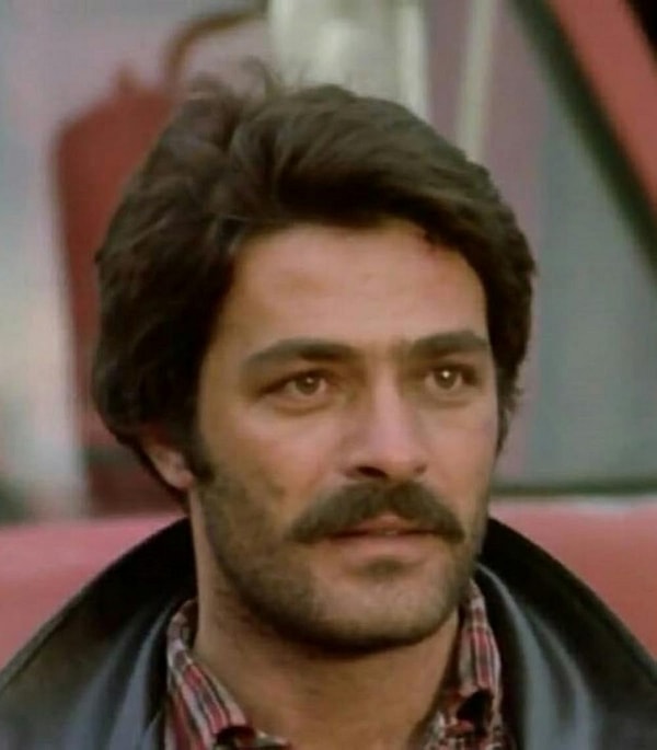 Yeşilçam'ın usta ismi Kadir İnanır'ın vefatı, hayat arkadaşına bıraktığı vasiyetle büyük bir miras kavgası başlattı.