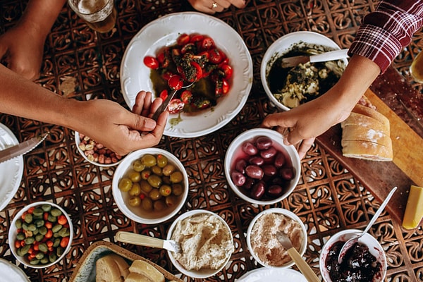 Akdeniz tipi beslenme ve paylaşılan sofralar