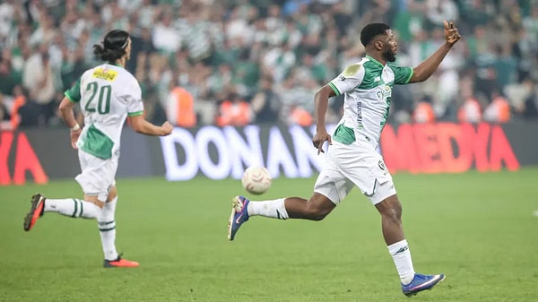 Iheanacho 12 maçta 16 gol attı.