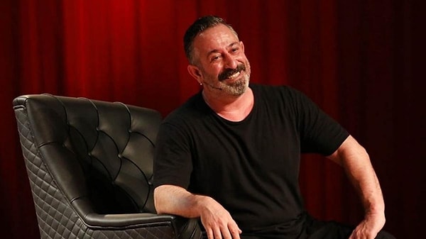 Türkiye'nin en ünlü stand-upçılarının başında gelen Cem Yılmaz, 4 yıl sonra sahneye geri dönmeye karar verdi biliyorsunuz.