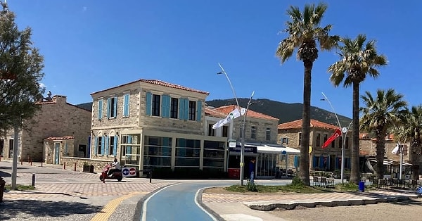 7. Marina Foça Hotel