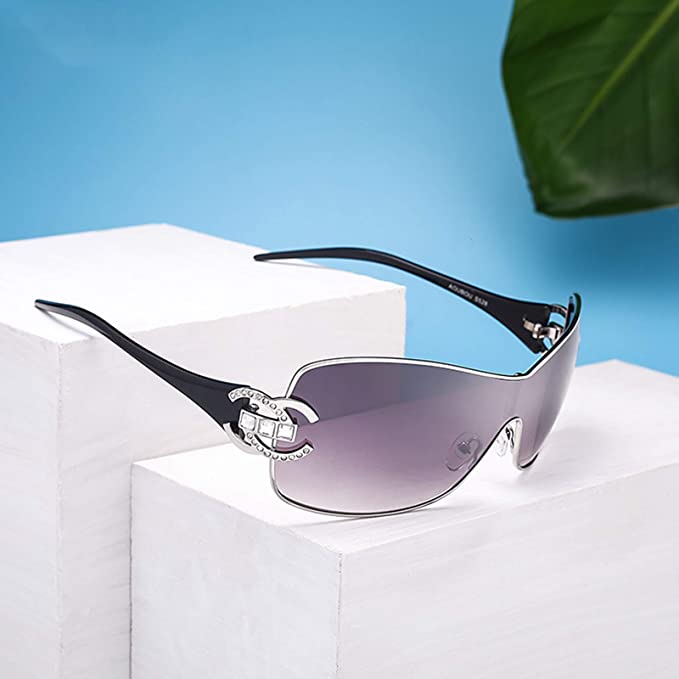 9. 2000'ler kadın güneş gözlüğü