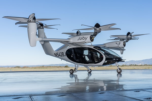 Gelişen hava ulaşımı sektörünün büyük oyuncularından Joby Aviation, dünyada büyük bir sorun haline gelen yoğun trafiği sonlandırabilecek bir proje ile karşımızda.