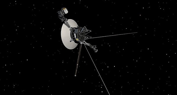 Açıklamalara göre, Voyager'dan sorumlu çalışanlardan bundan yaklaşık bir hafta önce araç için uzaklaş komutu verdi. Voyager 2, bunun sonucunda iletişim anteninin yönünü yüzde 2 oranında başka bir yöne kaydırdı ve dünya ile olan iletişimini kesti.