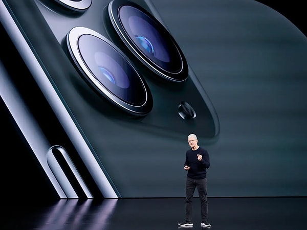 Yeni serinin 13 Eylül tarihinde tanıtılması durumunda, iPhone 15 cihazlarının lansmandan 2 gün sonra, 15 Eylül'de, ön siparişe açılması muhtemel. Yeni akıllı telefonkarı bu tarihten tam bir hafta sonra ise mağaza raflarında görebiliriz.