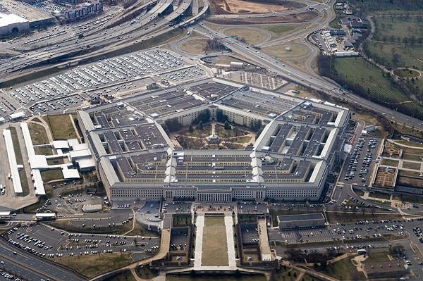 Pentagon, son günlerde ABD'de tartışmalara konu olan UFO'lar adına önemli bir karara imza attı.