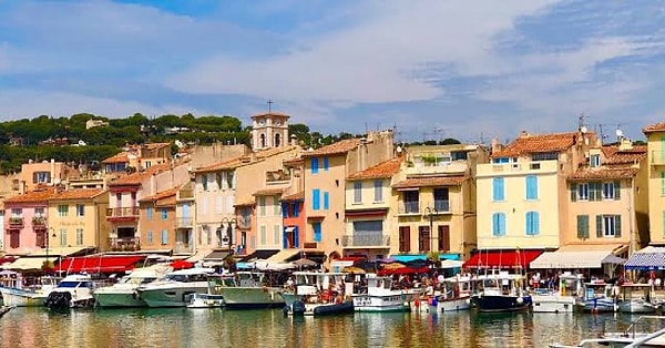 8. Cassis