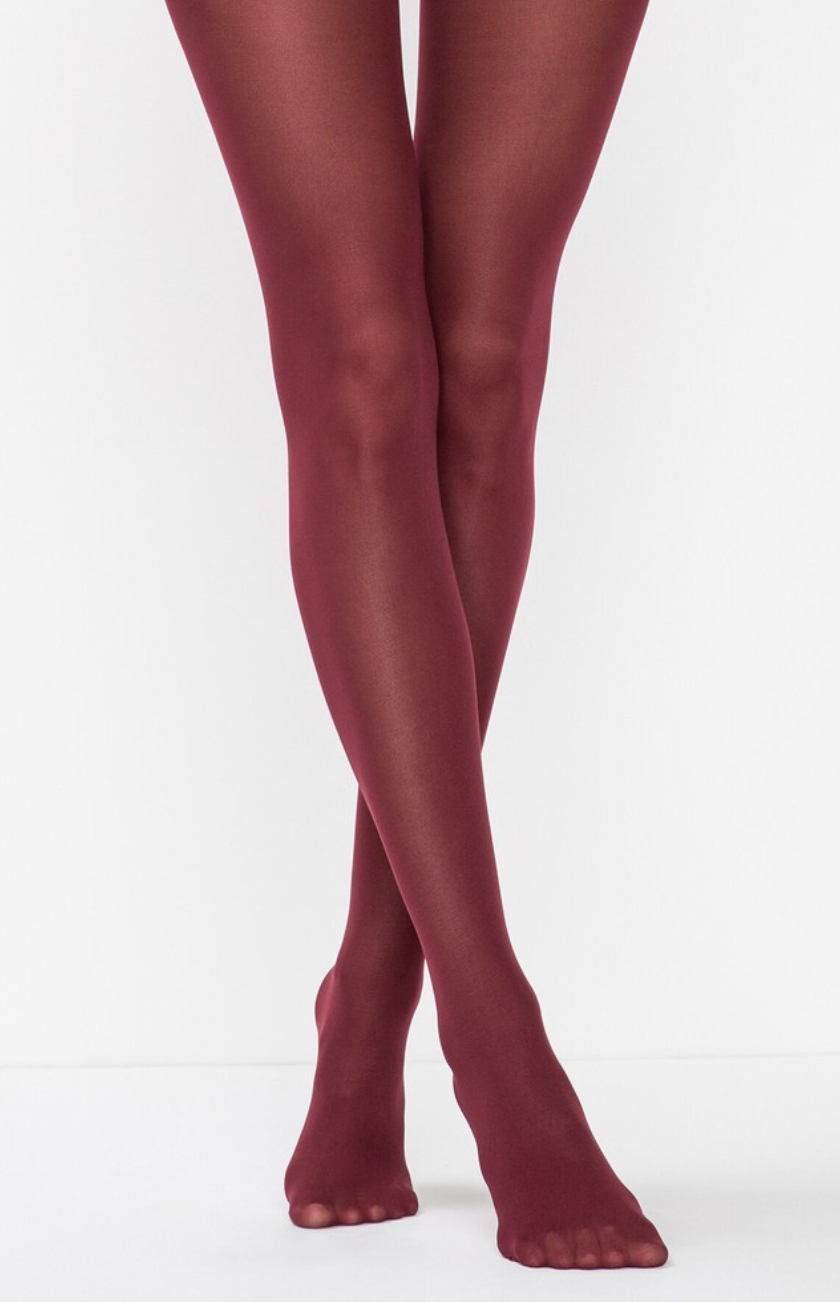 Bu kışın modası kesinlikle bordo külotlu çoraplar!