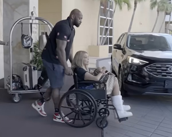 Tekerlekli sandalyedeki anları ve erkek kardeşinin sabah saatlerinde, yarısından fazlasının bittiği bir alkol şişesini bulunca, Williams'ın gösterdiği tepki hayranlarının canını yakmaya yetti.