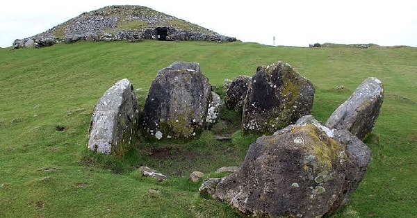 12. Loughcrew Cairns - İrlanda