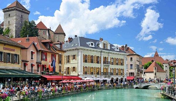 9. Annecy