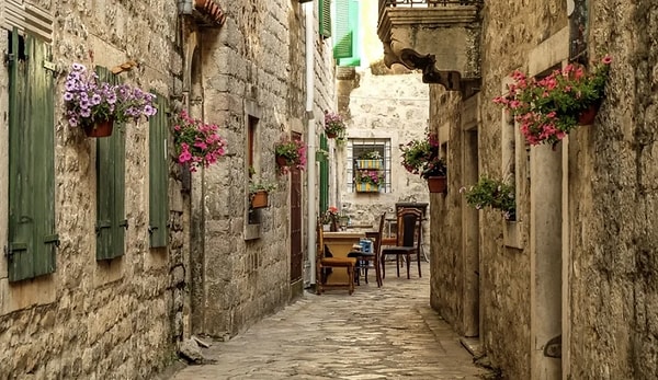 Kotor sokakları