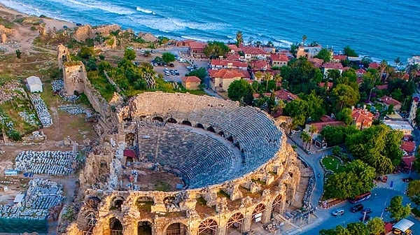 4. Side Antik Tiyatrosu