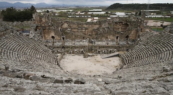 7. Perge Antik Tiyatrosu