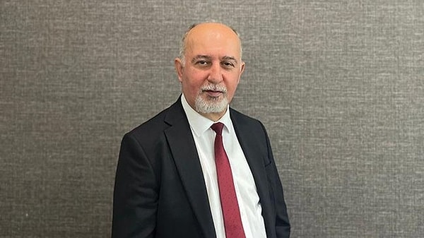 Cumhuriyet'ten Remzi Akkök'e konuşan Babuşçu ayrıca, "Yatırımcı algısındaki herhangi bir değişiklik, sıcak paranın hızlıca geri çekilmesine ve döviz kurunda dalgalanmalara yol açabilir" ifadelerini kullandı.