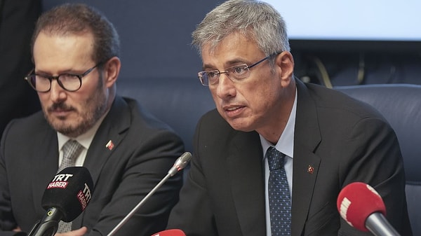 Memişoğlu, "Maymun çiçeği şu anda ülkemizde yok, görülmedi. Bu konuda hastanelere başvuran insanlarımız oluyor. Ama şu ana kadar tanı koyulmadı" ifadelerini kullandı.