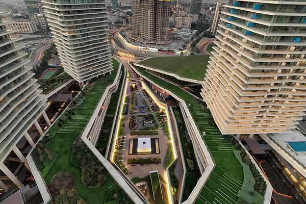 İstanbul'un Beşiktaş ilçesi sınırları içinde yer alan Zorlu Center, şehrin en pahalı lokasyonlarından biri.