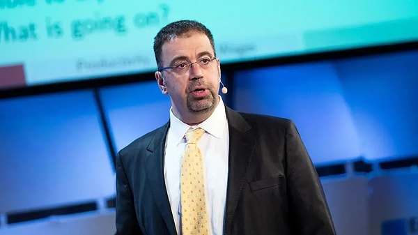 Dünya Gazetesi'nin haberine göre, Daron Acemoğlu’nun dedesi ise Türkiye'nin ünlü ayakkabı markalarından TOGO'nun kurucusu.