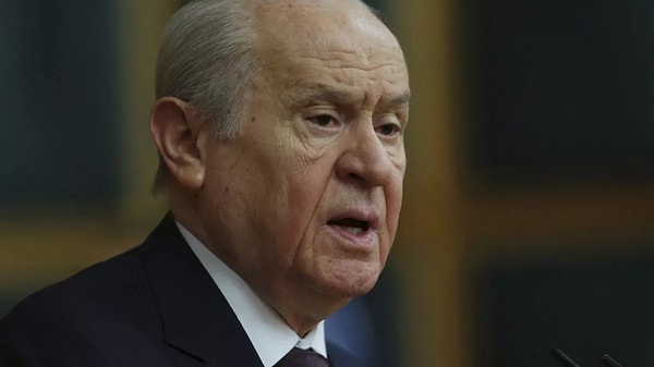 MHP Genel Başkanı Devlet Bahçeli'nin 'çözüm süreci' ile ilgili terörist başı Abdullah Öcalan'a yaptığı çağrı gündeme bomba gibi düştü.