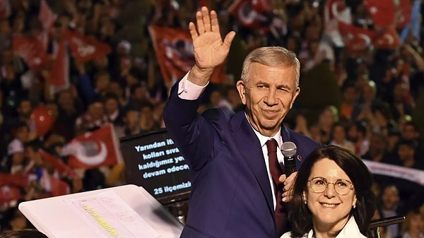 Ankara Büyükşehir Belediyesi (ABB), Cumhuriyet'in 101. yılı etkinlikleri kapsamında sahne alan Ebru Güneş'le ilgili ortaya atılan iddialar nedeniyle bir süredir gündemde.