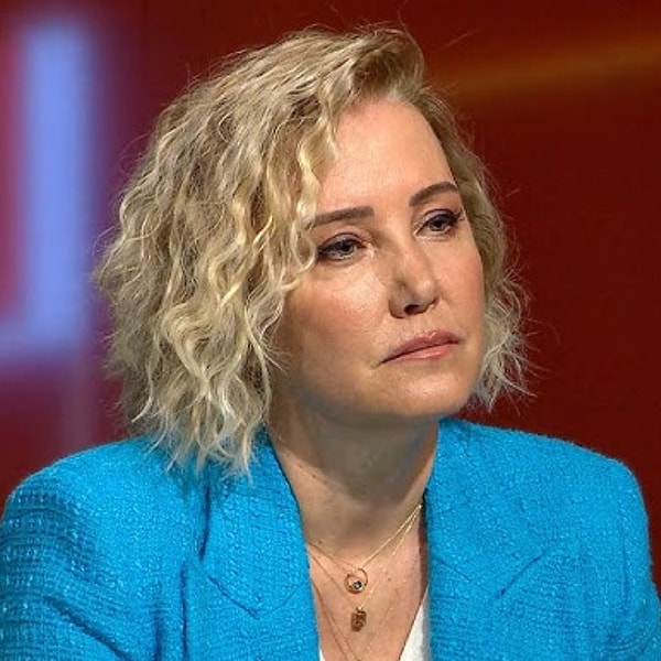 Belalı Baldız'daki performansıyla hafızalarımıza kazınan Berna Laçin, uzun bir süredir sosyal medya paylaşımlarıyla gündeme geliyor.
